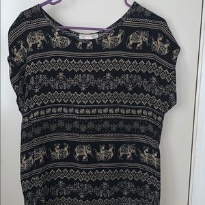 Elephant stripe design top with buttons on back